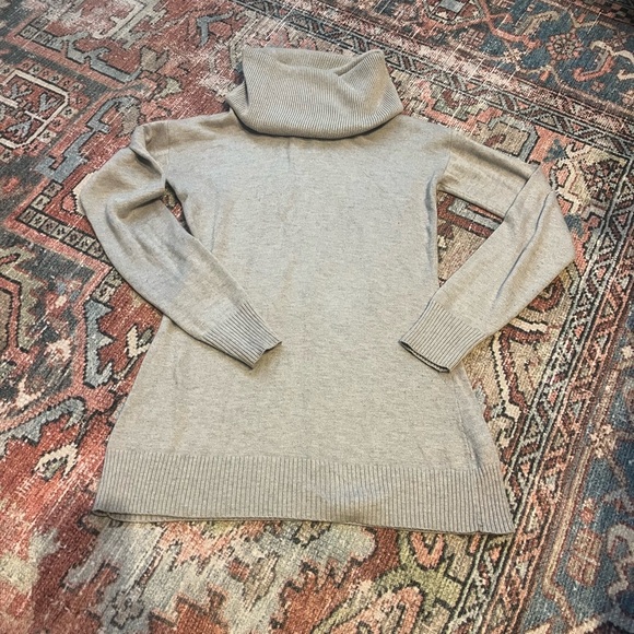 Women’s RW&CO turtleneck sweater - Picture 1 of 5